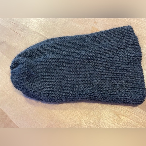 Beanie Crocheted Handmade Dark Grey Gray Woven Knit Toboggan Crochet Soft Unisex - Picture 11 of 14